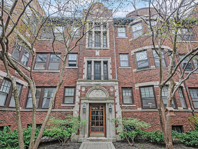 Foto del edificio - 834 Hinman Ave