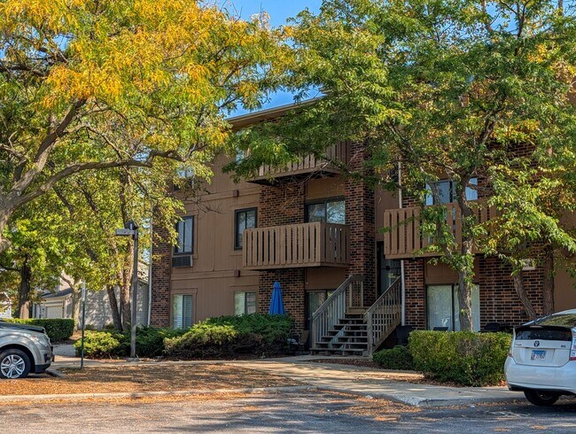 Building Photo - Waterbury Pointe Condominiums