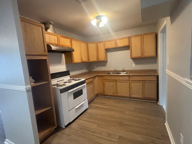 Building Photo - 3210 Bistineau Dr