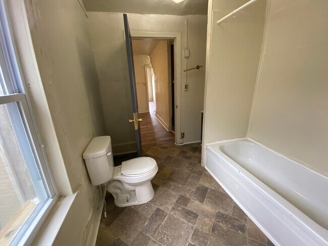 Building Photo - 229 Franklin Way