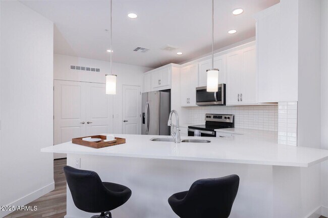 Foto del edificio - 2511 W Queen Creek Rd