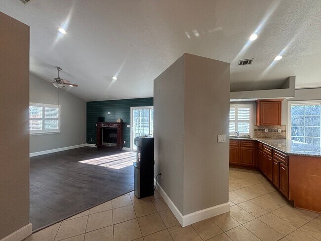 Foto del edificio - 1150 Buckthorn Ln