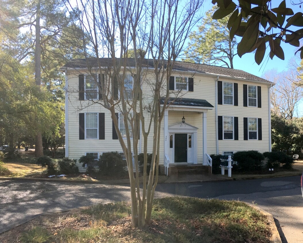 280 E Indiana Ave Unit B, Southern Pines, NC 28387 Apartment for Rent