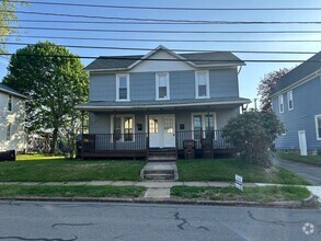Building Photo - 119 W Poplar St