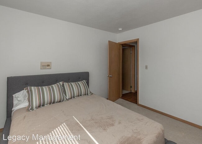 Building Photo - 1016 Lincoln Rd