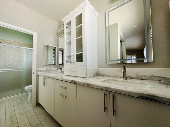 Building Photo - 3 Bedroom, 2 Bathroom House (Kapolei)