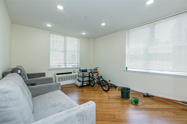Building Photo - 55 S Middle Neck Rd