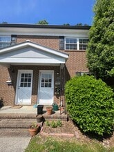Building Photo - 400 Davie Rd