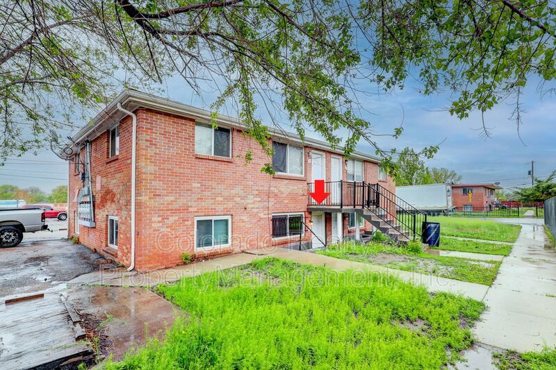 Primary Photo - 5365 W 3rd Pl