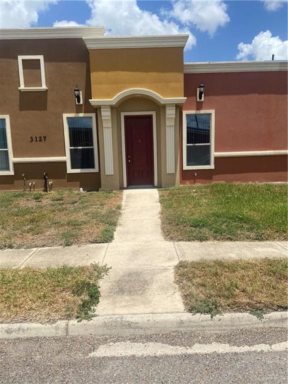 Building Photo - 3127 Scottland Dr