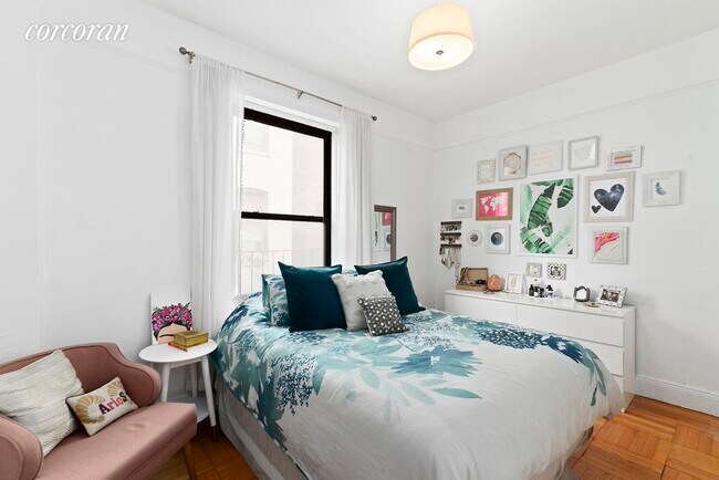 Building Photo - 109 W 82nd St