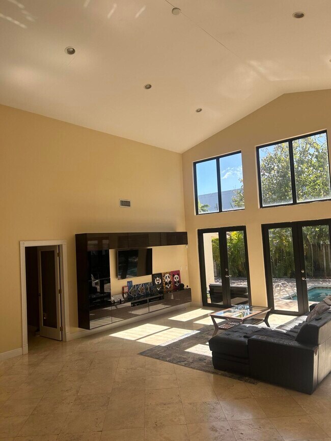 Foto del edificio - 9940 SW 38th St