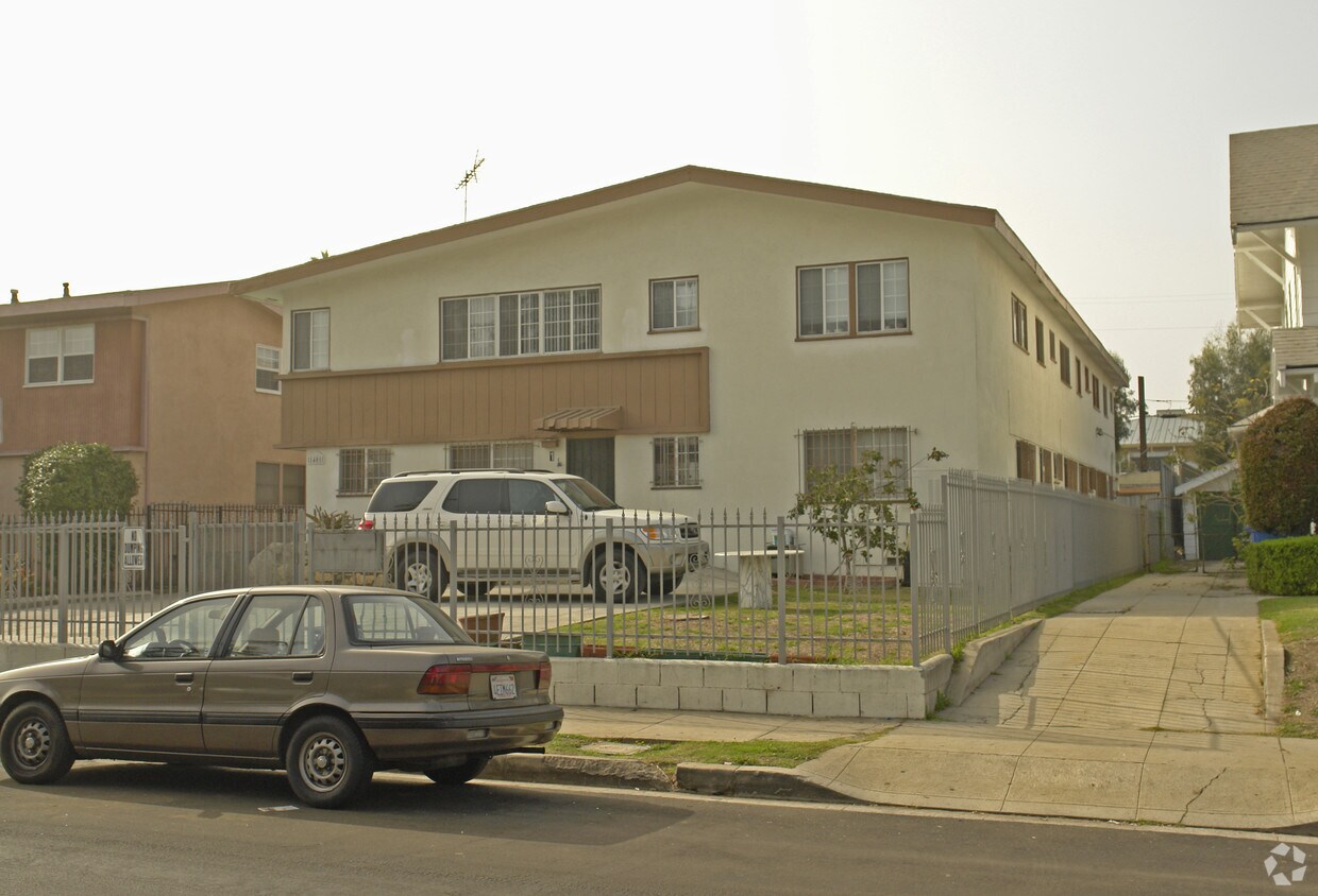 Building Photo - 1401 S Van Ness Ave