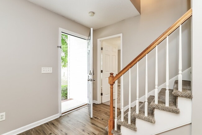 Foto del edificio - 306 Murraylane Rd