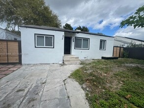 Building Photo - 833 NW 75th St