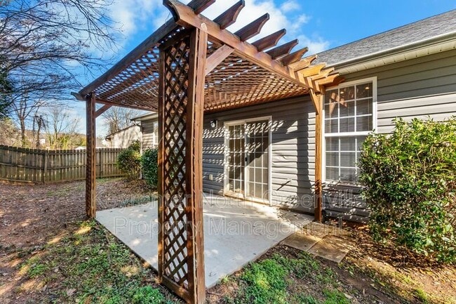 Building Photo - 116 Bascom Ct