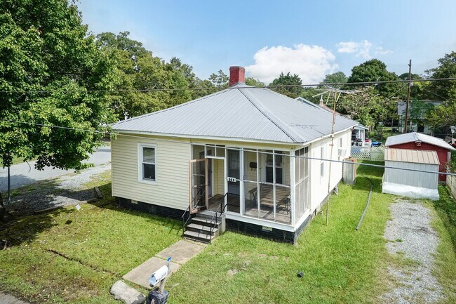 Foto del edificio - Charming 2-Bedroom Home in Burlington
