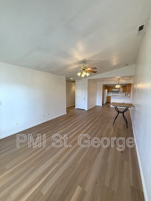 Building Photo - 2605 E 700 N
