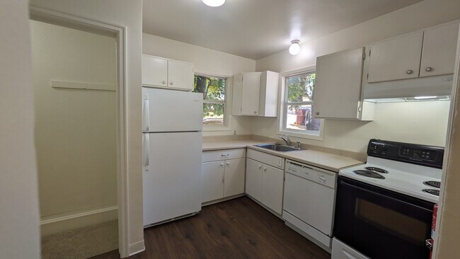 Foto del edificio - 980 NE C St