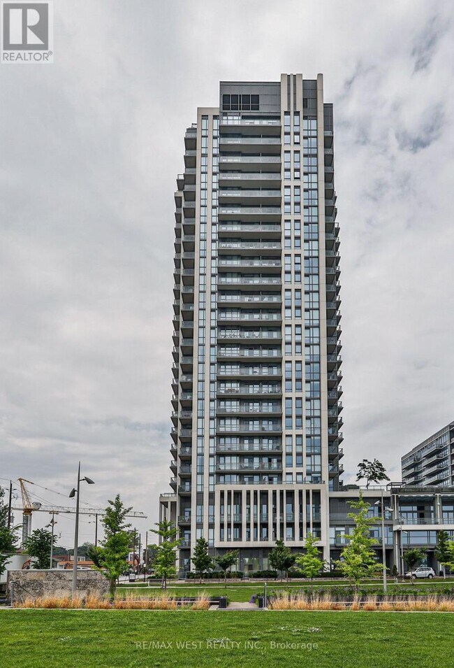 Building Photo - 15 Zorra St