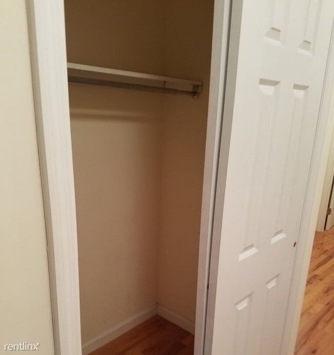 Building Photo - 2 br, 1 bath Apartment - 2841 42nd St