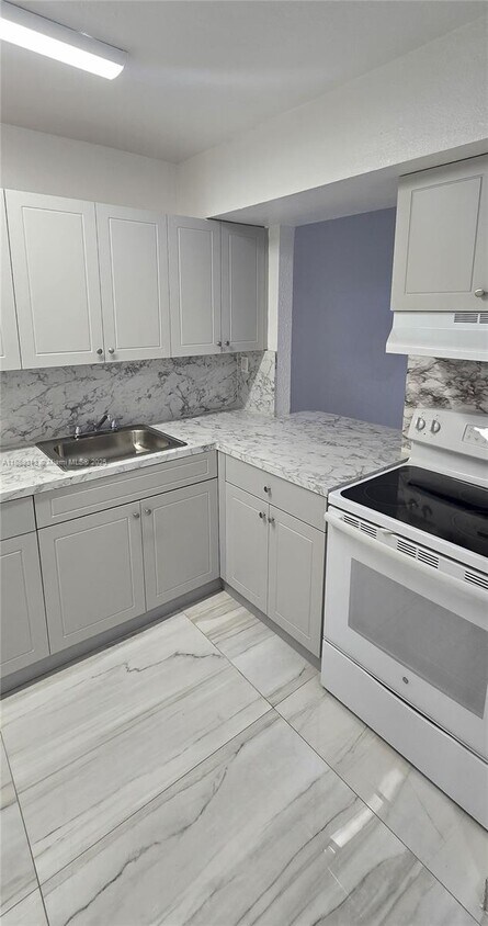 Foto principal - 11140 SW 196th St