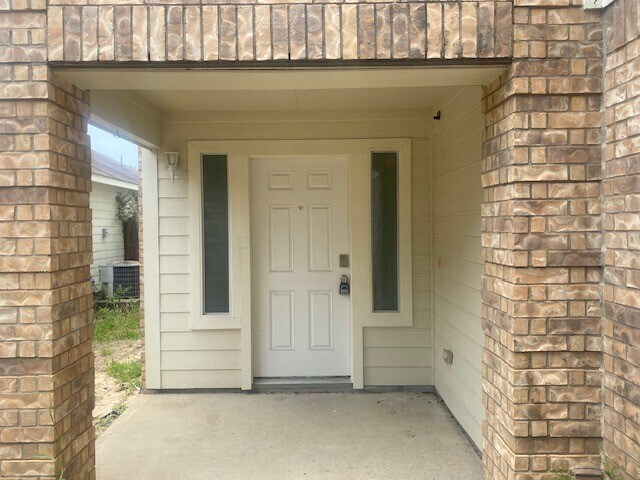 Foto del edificio - 19110 Yellow Thrush Dr