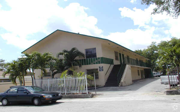 Building Photo - Seaside Apartments