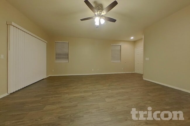 Building Photo - 12519 W Estero Ln