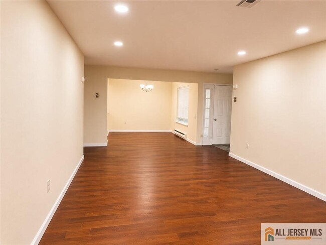 Building Photo - 441B Belford Rd