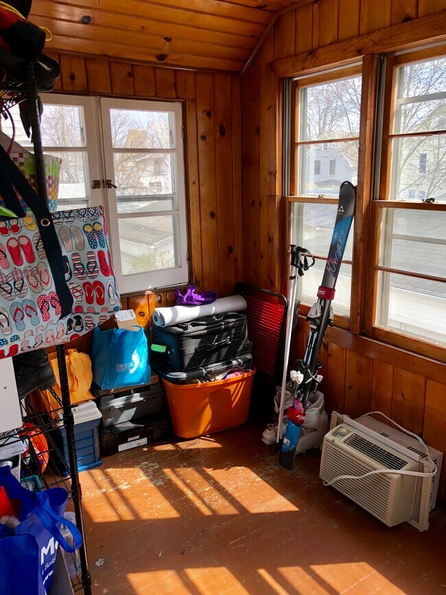 153 Springville Ave, Buffalo, NY 14226 Townhome Rentals in Buffalo NY