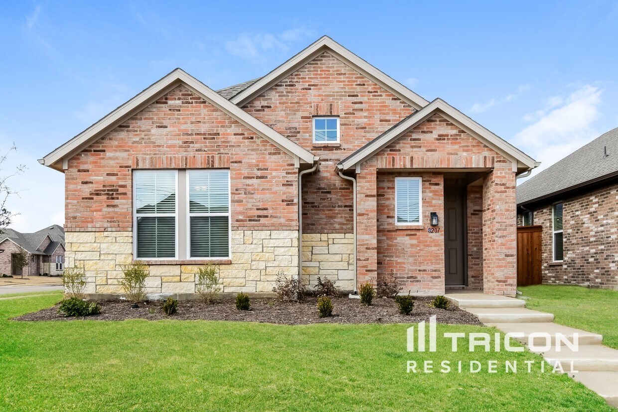 Foto principal - 8201 Brookhaven Dr