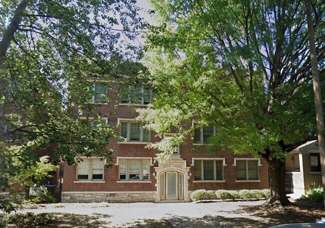 Foto del edificio - 4228 McPherson Ave