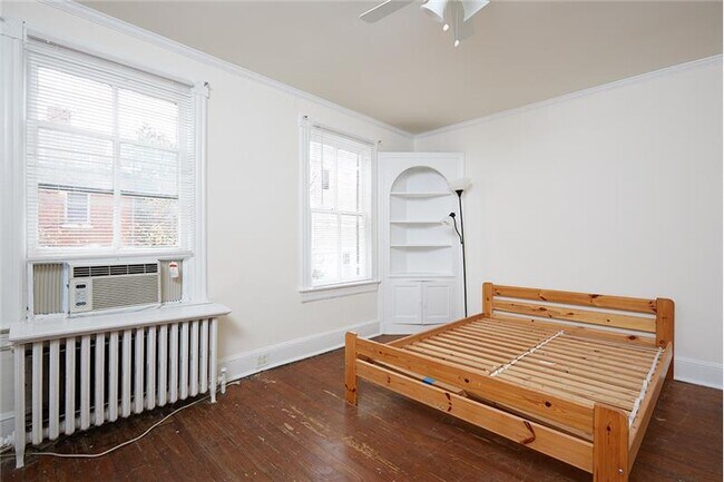 Building Photo - 1233 33rd St NW
