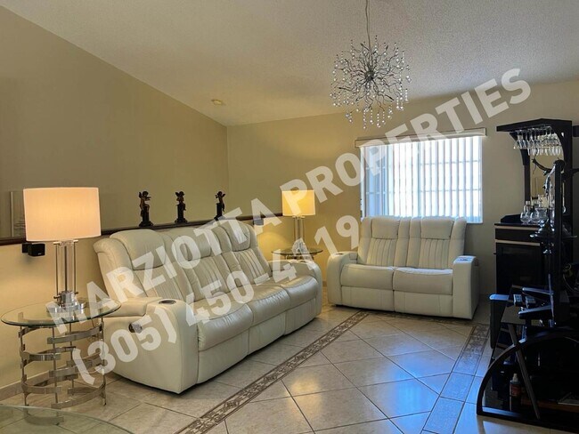 Sala de estar - 2553 W 76th St