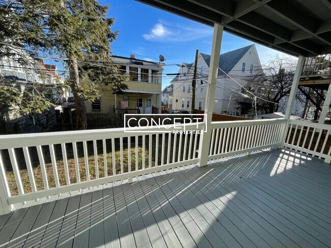 Building Photo - 68 Bellevue St