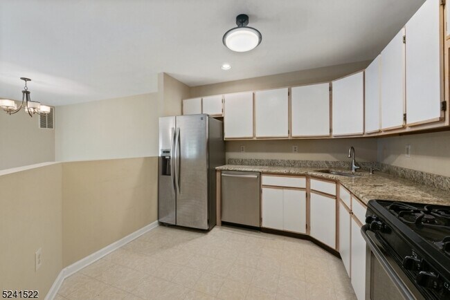 Foto del edificio - 45 Maple Ln