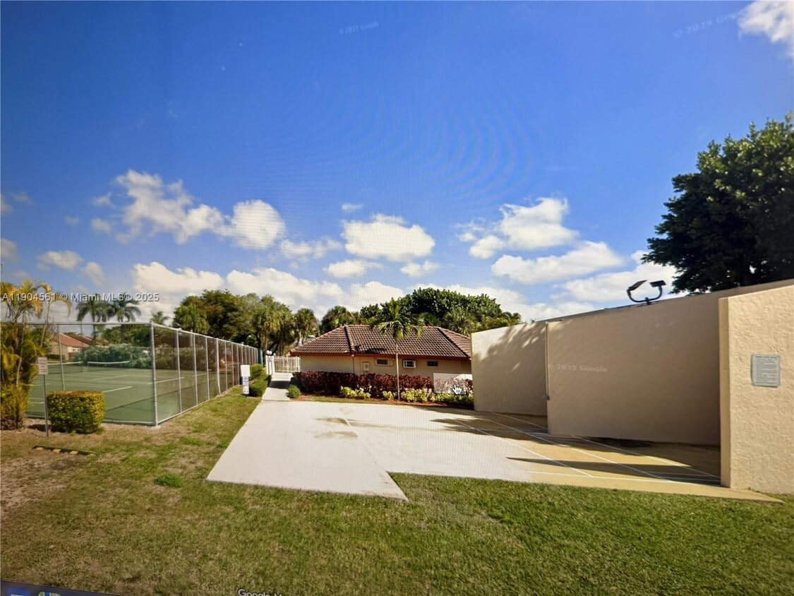 Foto del edificio - 9054 SW 149th Pl