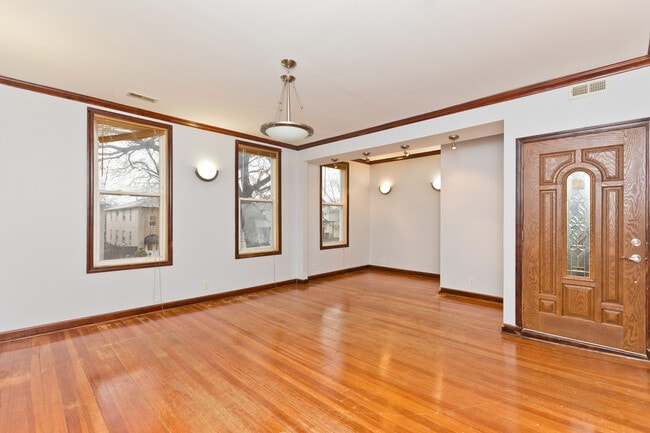 Building Photo - 3441 N Keating Ave