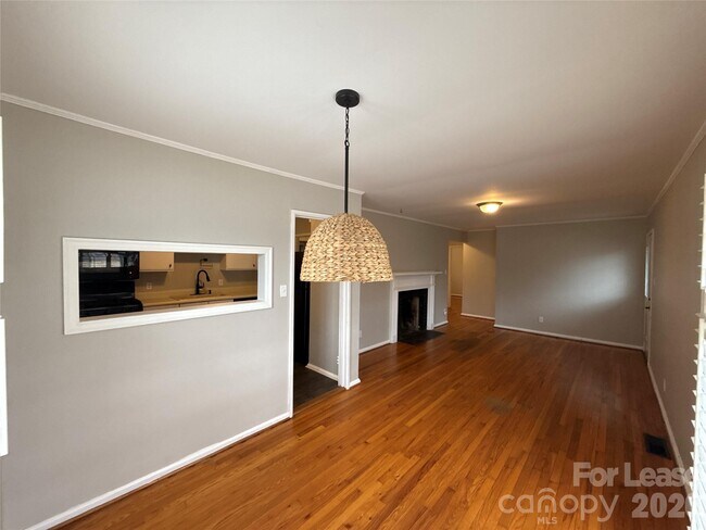 Foto del edificio - 4738 Gilmore Dr