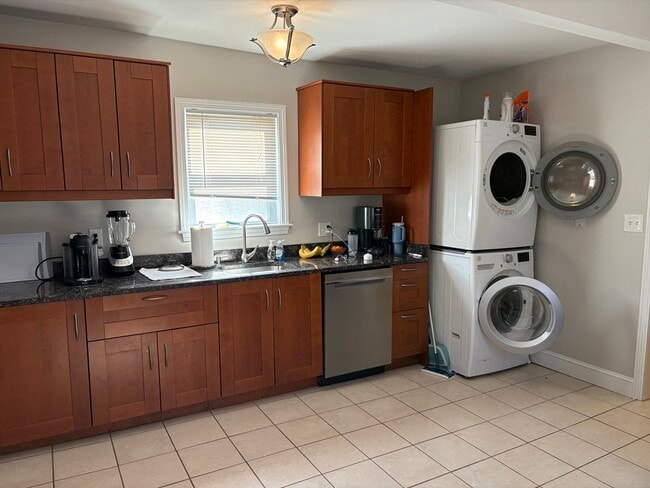 Foto del edificio - 73 Nichols Ave