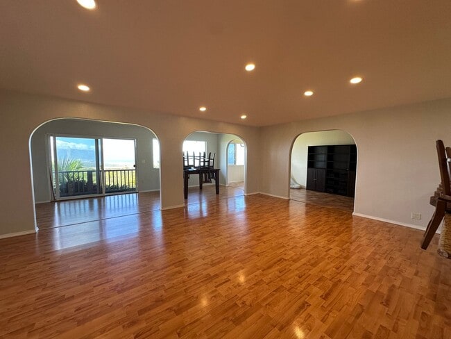Building Photo - 55 Piimauna St