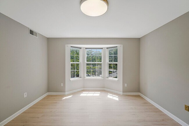 Building Photo - Don’t miss your chance to make it yours!