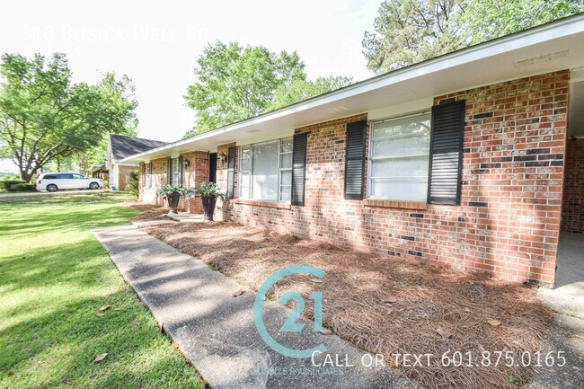 Building Photo - 3 Bed / 2 Bath Home in Brandon