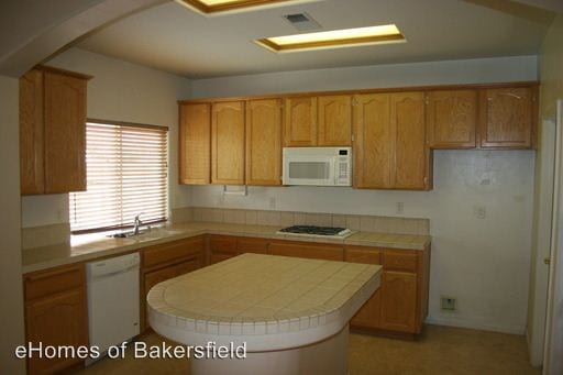 Building Photo - 6811 Savannah Falls Dr