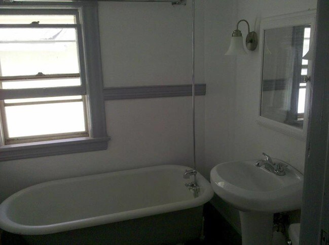 Foto del edificio - 3024 Grand Ave S