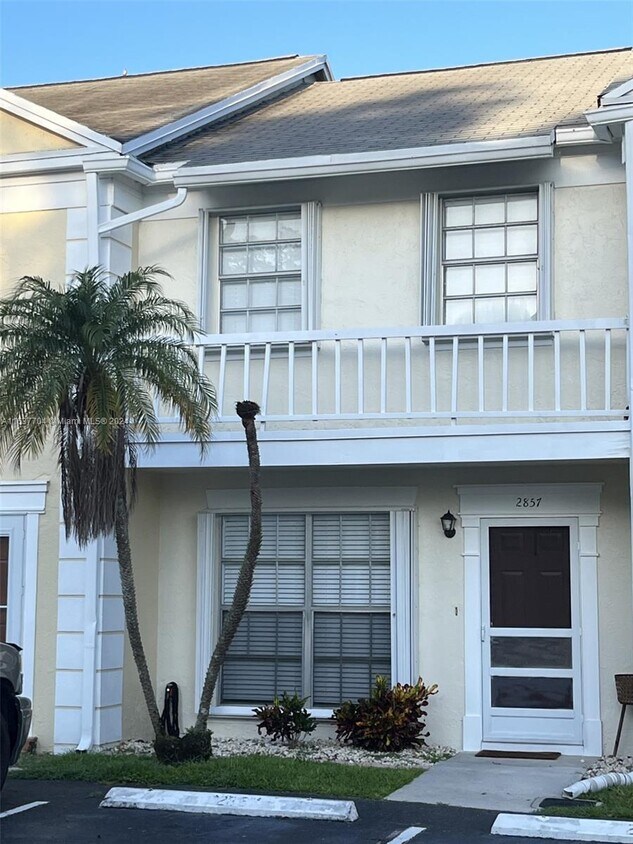 Foto principal - 2857 Belmont Ln