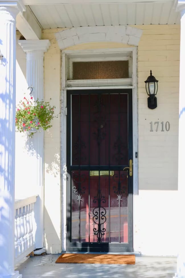 Building Photo - 1710 W Leigh St