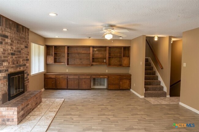 Foto del edificio - 632 Manning Dr