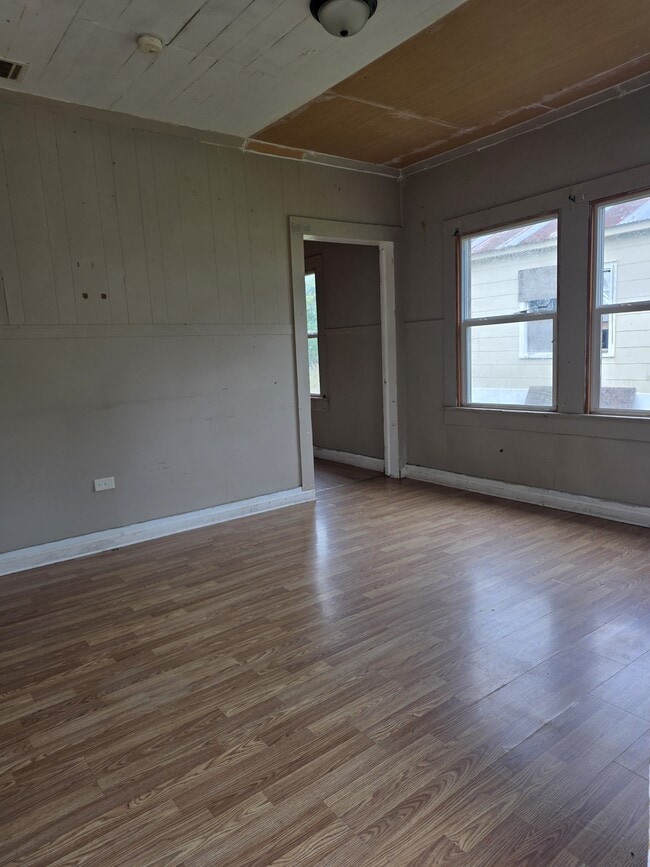 Building Photo - 510 Edwards St